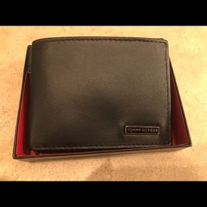 Tommy Hilfiger leather wallet
